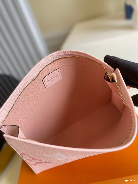 26 POUCH LOUIS VUITTON TOILETRY 1227